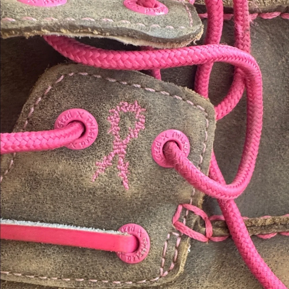 Twisted X Tough enough to wear pink Bomber Driving Moc leather Girls 2.5M